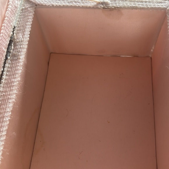 Vintage Wicker Sewing Box pink floral embroidered Lid with Built-in Pin Cushion - Picture 15 of 17